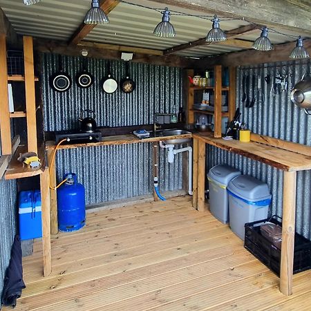 Bronfelen Yurt Hotell Cynghordy Exteriör bild