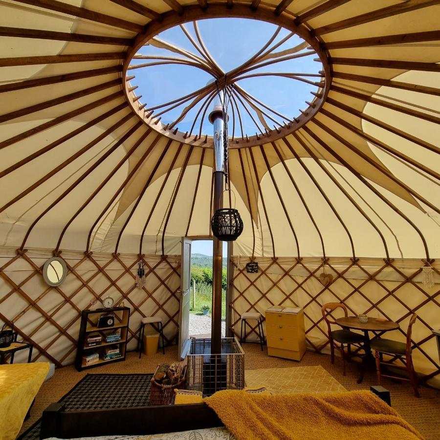 Bronfelen Yurt Hotell Cynghordy Exteriör bild